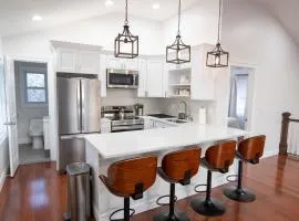 Modern Retreat Poconos 3BR Fire Pit Skiing