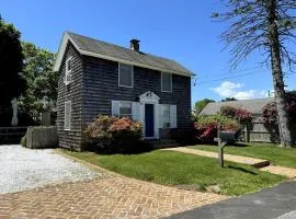 Village Gem walk to Main Street Fenced in property