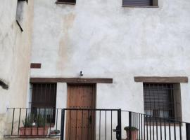Casa Cantara, 1-Patio 2-Moreria 3-Atico，位于Tronchón的酒店