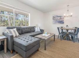 Dauphin Island Condos Near the Beach - Unit 4，位于多芬岛的酒店