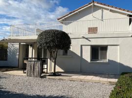 Joli appartement privé jardin à 10min des plages，位于阿格德的酒店