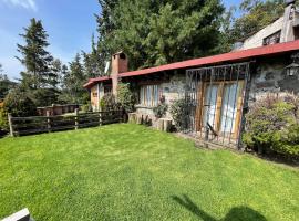 Swiss Cabin in Popo Park near Popocat&eacute;petl，位于Ozumba de Alzate的自助式住宿