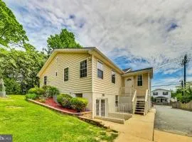 Entire Family-friendly 4 BR Cozy Unit , Metro walk