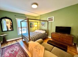 The Downtown Downeast Room，位于波特兰的酒店