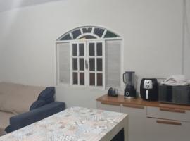 Casa Glória macaé，位于马卡埃的酒店