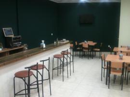RC拉蒙y卡耶尔酒店，位于昆卡的酒店