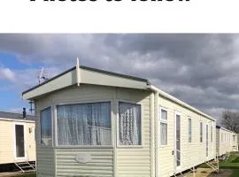 Lovely 3 bedroom 8 berth caravan in Rhyl