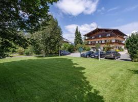 Pension Obermoser，位于蒂罗尔州圣约翰的酒店