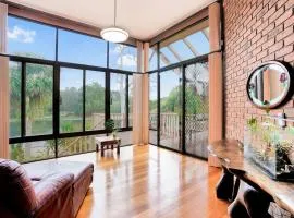 Serene 3BR family Lakeside Retreat in Rowville