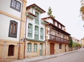 MoM Comillas，位于柯米拉斯的酒店