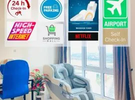 Mesahill Studio King PoolView With New FullBody Massage Chair Above Shopping Mall, Bowling & Cinema, 5 Minutes to USIM, Nilai - 24H Self and Easy Check In