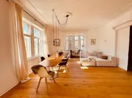 "Villa Suite" Luxuriöse Altbau-Villa nahe Stuttgart 110qm Terrasse Parkplatz