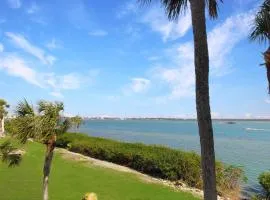 Charming waterfront island condo - minutes to Englewood Beach - Mystic Sea