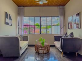 Cardedeu Suites，位于圣萨尔瓦多的酒店