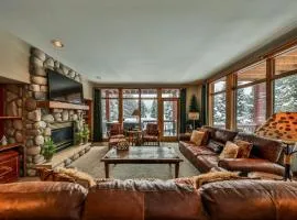 Rocky Mountain Retreat Steps to Slopes with Hot Tub and Spectacular Views