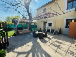 Le Gîte du Pont des Lones，位于瓦朗斯的酒店