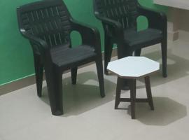 Aadi Shankara canteen and guest house，位于Ayodhya的酒店