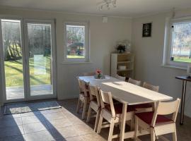 Country Lodge Lärkboet，位于拉霍尔姆的酒店