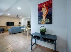 Apartamentos el Sótano，位于巴达霍斯的酒店