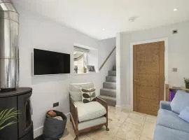 Cosy converted granary set in quiet countryside