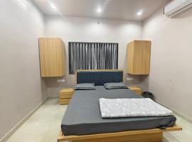 Hotel Chandan Inn，位于Parāntīj的酒店