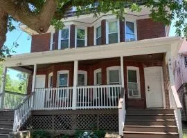 This Old House - 10 Minute Walk to the Falls