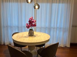 La Villa Apartment，位于弗罗西诺内的酒店