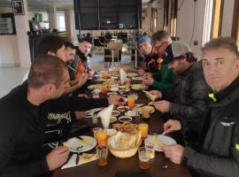 Welcome Hôtel Dijon，位于Ouzoud的酒店