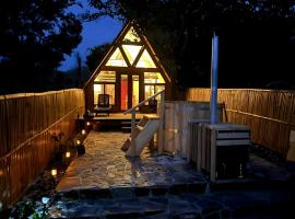 Luxe A-Frame on Lake Atitlán，位于圣地亚哥阿蒂特兰的酒店