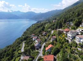 Villa in Ghiffa with Lake Maggiore Views，位于吉法的酒店