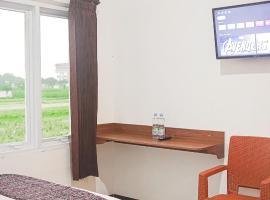 RR -2 Syariah Hotel SLG，位于Gurah的酒店