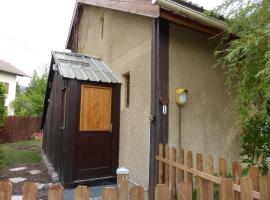 Chalet confortable 45 m², 5 couchages avec jardin à Barcelonnette - FR-1-804-54，位于巴斯洛内特的酒店