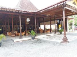 Ataya Hotel，位于Adi Sumarmo Wiryokusumo的酒店