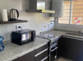 Apart Duclout Monte Grande a 15 minutos del Aeropuerto Ezeiza Zona Residencial，位于蒙特格兰德的酒店