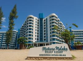 Mutiara Melaka Beach Resort by Glex，位于Tangga Batu的别墅
