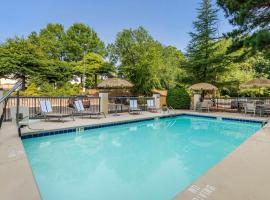 Comfort Suites Gastonia - Charlotte，位于加斯托尼亚的酒店