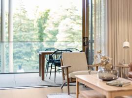 Luxe 2-Bed Inner-City Abode with Alfresco Dining，位于Turner的酒店