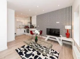 Large Groups Stays 12 Beds Whole Building