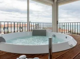 GuestHost - Seaview Dream with Jacuzzi and Parking