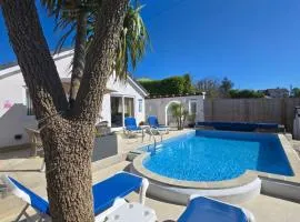 Family Bungalow with Private Pool
