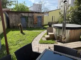 Du calme en pleine ville Jacuzzi