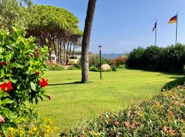 Camping Cala d'Ostia，位于普拉的酒店