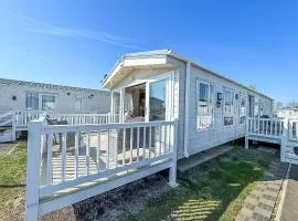 Beautiful Caravan With Decking Wifi At St Osyth Beach Holiday Park Ref 28077Dw