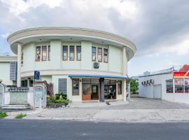 Dancenter Tasikmalaya Near Alun-Alun Kota Tasik，位于打横的酒店