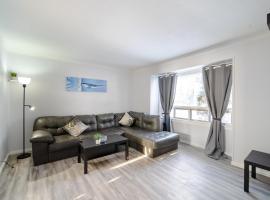 2 Bedroom Home In A Prime Location，位于温尼伯的酒店