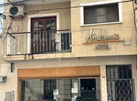Hotel Andalucia，位于萨尔塔的酒店
