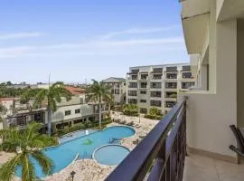 PC410 - Pool View - Perfect for families or group - Close to Palm Beach - 2BR