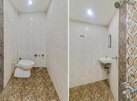 Super Hotel O Royal，位于Rāj Nāndgaon的酒店