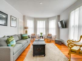Walk to Harvard Square Apartment in Cambridge，位于剑桥的酒店