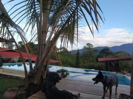 La casona de la loma Ibague，位于伊瓦格的酒店